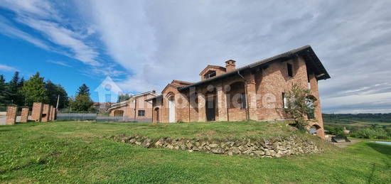 Villa unifamiliare Strada Provinciale Alessandria 1, Centro, Altavilla Monferrato