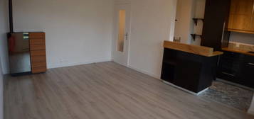 Appartement  à louer, 3 pièces, 2 chambres, 56 m²