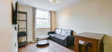 3 bedroom flat for sale