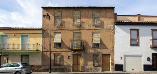 Chalet en calle Salvador Ávila en Pinos Puente