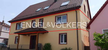 Sanierte OG-Wohnung mit EBK, Garage und Gartennutzung