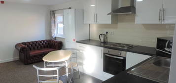 2 bed flat to rent