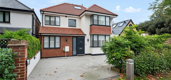 5 bedroom detached house