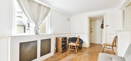 Studio flat for sale