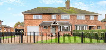 5 bedroom semi-detached house for sale