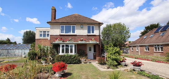 4 bed detached house to rent