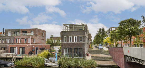 Emmy Andriessestraat 381