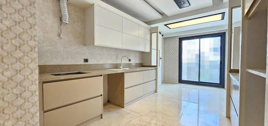 Denizli selukbey de 4+1 220 m2 havuzlu arakat satlk daire