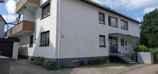 Stilvolle, gepflegt 3-Zimmer-Dachgeschosswohnung mit Balkon, EBK