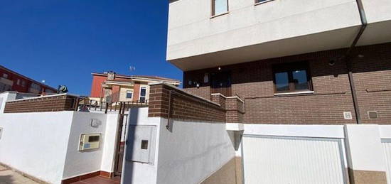 Chalet adosado en venta en senda del Judío