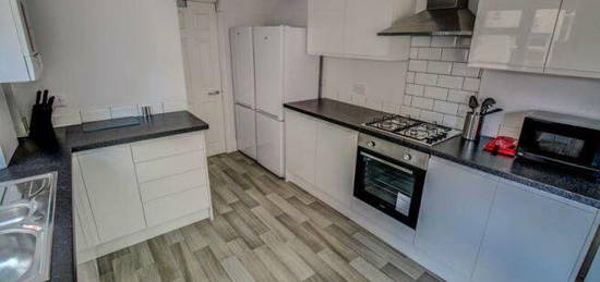 Property to rent in Newcombe Road, Southampton SO15