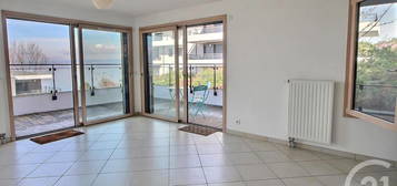 Appartement  à vendre, 3 pièces, 2 chambres, 65 m²