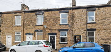 Terraced house to rent in Adelaide Street, Macclesfield SK10