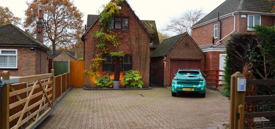 3 bed detached house for sale