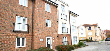 Flat for sale in Laurel Road, Minster On Sea, Sheerness ME12