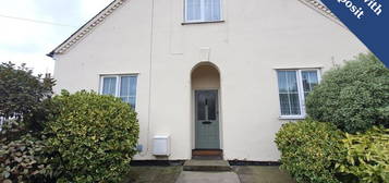 Flat to rent in Pier Avenue, Herne Bay CT6