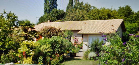 BASSIN D'ARCACHON - MAISON 3 CH ET 1 BUREAU - PLAIN PIED - TERRAIN PISCINABLE - GARAGE