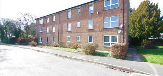 Flat to rent in James Andrew Close, Sheffield S8