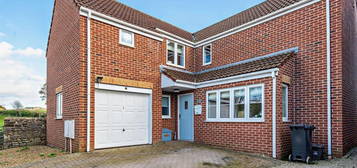 4 bed detached house for sale