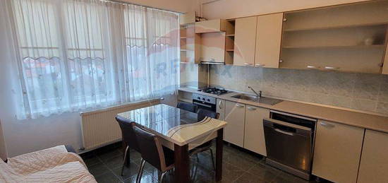 Apartament de imchiriat cu 2 camere zona centrala