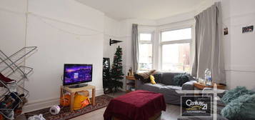 4 bed semi-detached house to rent