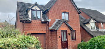 3 bed detached house to rent