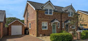 3 bed semi-detached house for sale