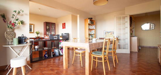 Appartement  à vendre, 3 pièces, 2 chambres, 83 m²