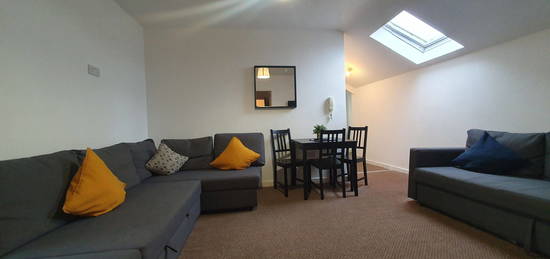 2 bed flat to rent