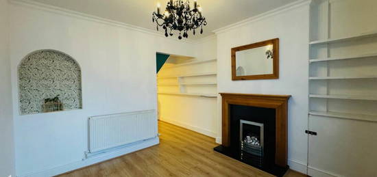 2 bedroom terraced house