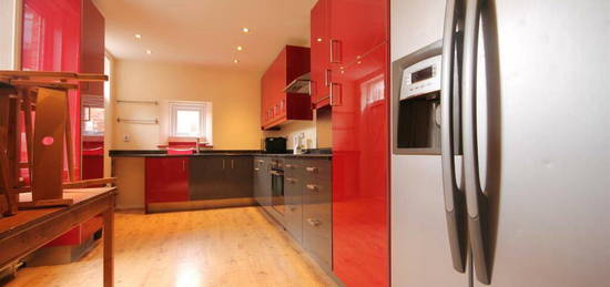 6 bedroom terraced house