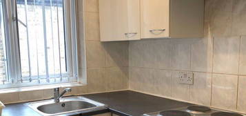 2 bed flat to rent