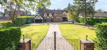 6 bedroom detached house for sale