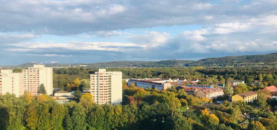 Außergewöhnliche 4-Zimmer-Maisonettewohnung mit 3 Balkonen und tollem Ausblick