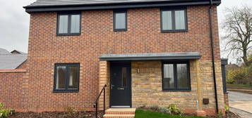 3 bedroom detached house to rent