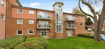 3 bedroom flat for sale