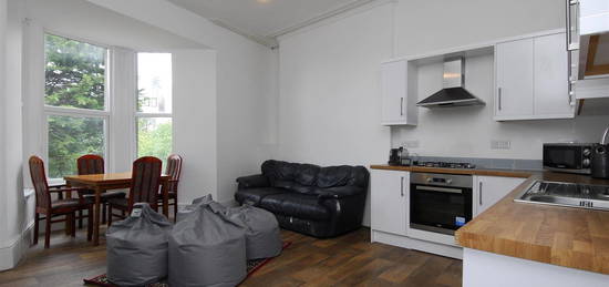 Flat to rent in Lisson Grove, Mutley, Plymouth PL4