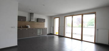 Appartement  à louer, 4 pièces, 3 chambres, 81 m²