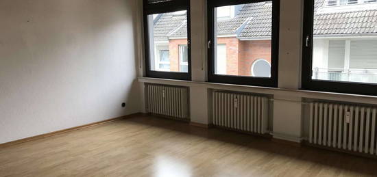 Geräumige 3-Zimmer-Wohnung (bevorzugt an 2 ruhige Mieter) mit Balkon im Euskirchener Zentrum