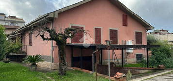 VILLA SINGOLA A FROSINONE