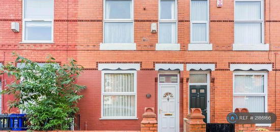 2 bedroom terraced house