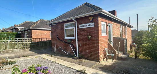 Bungalow to rent in Broadway Villas, Newcastle Upon Tyne NE15