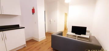 Studio to rent in Bexley Square, Town Hall Bexley Square M3