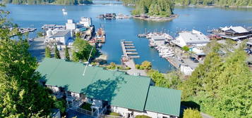 624 Campbell St #6, Tofino, BC V0R 2Z0