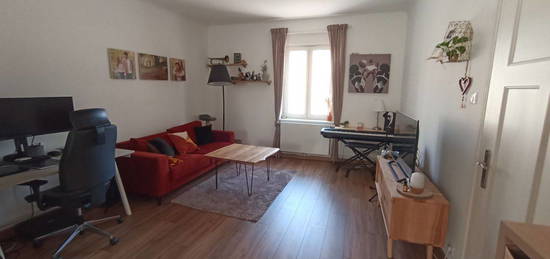 Grand F2 64m² proche gare