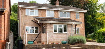 4 bedroom detached house to rent