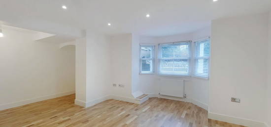 2 bed flat to rent