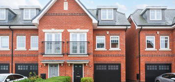 4 bedroom detached house to rent