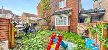 2 bed semi-detached house for sale