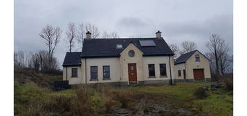 4 bed detached house for sale